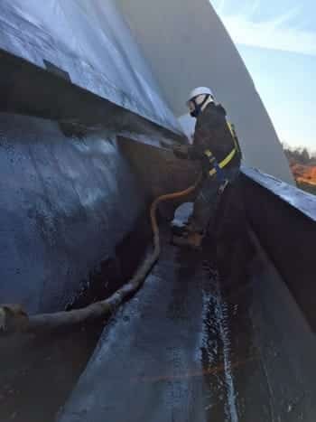 Spraying from the edge