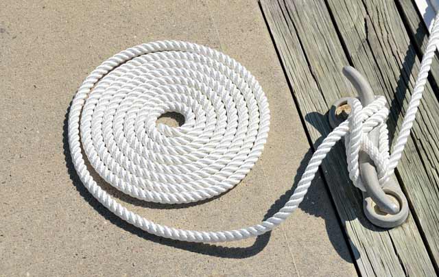 Marina dock tie-up