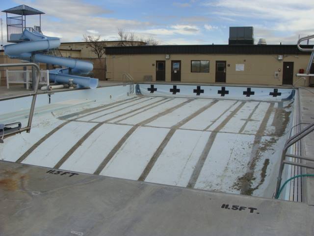 Renovating A Swimming Pool Deck With Polyurea Coatings 4 Pool Prior To ArmorThane Application