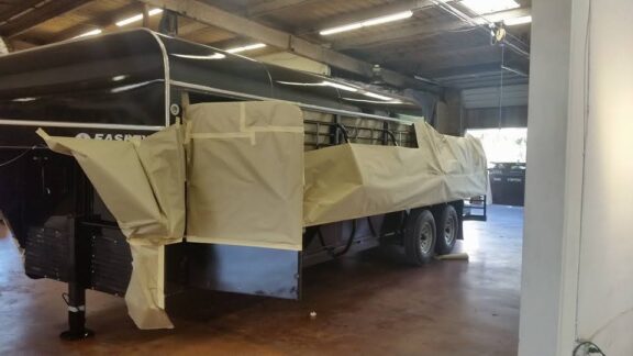 Spraying trailer