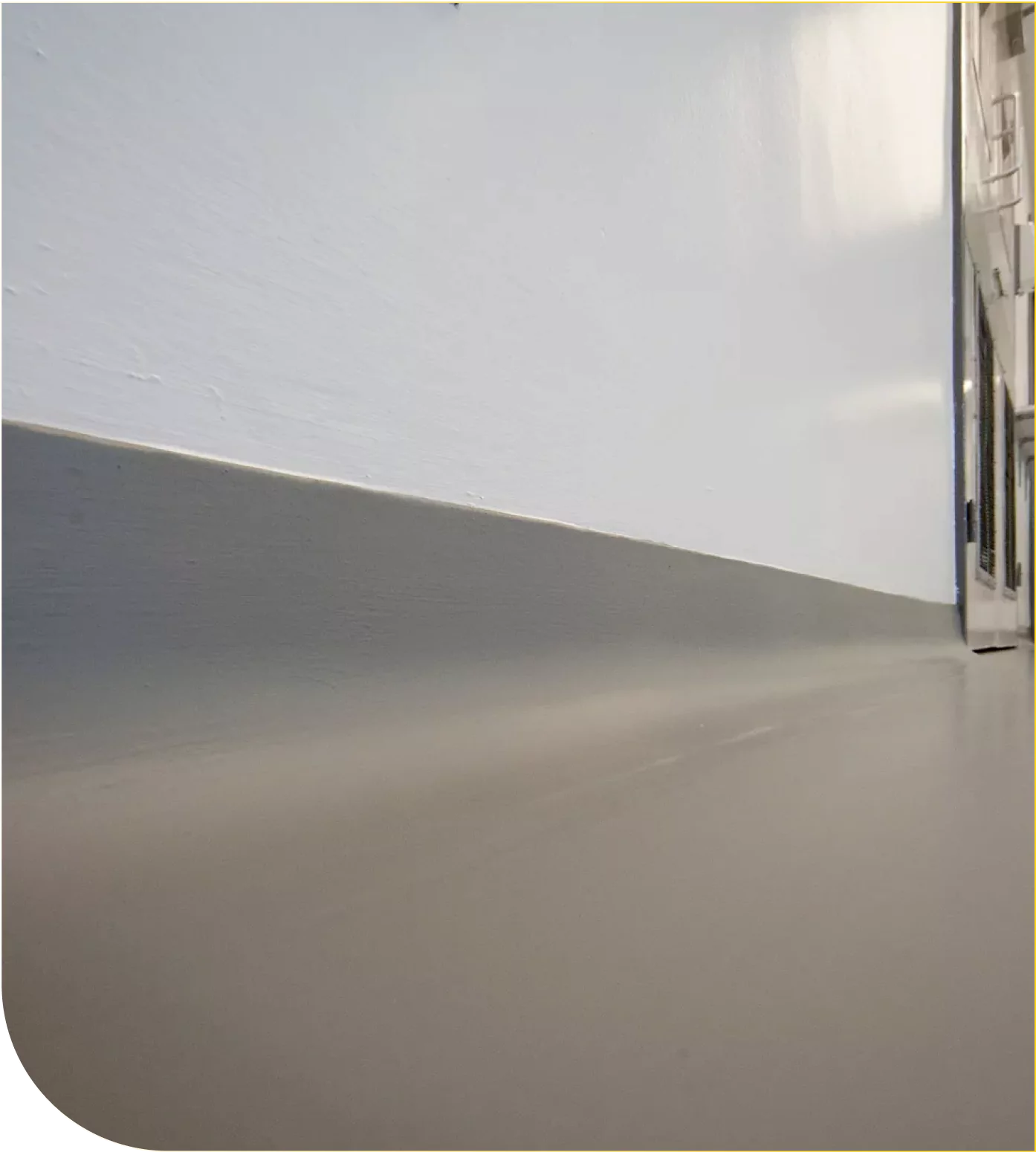 floor to wall coating providing